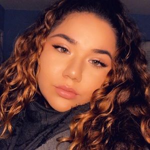 Meet your Posher, Desiree